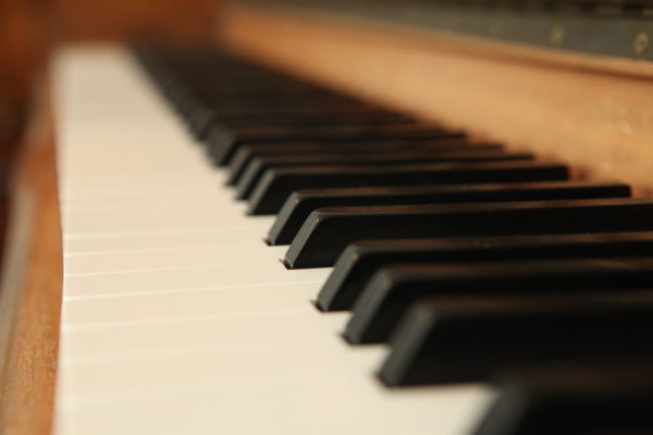 Pianoles Nijmegen - Gertjan Eldering - Individuele pianolessen met aandacht voor persoonlijke muzikale ontwikkeling. Gediplomeerd en enthousiaste docent.